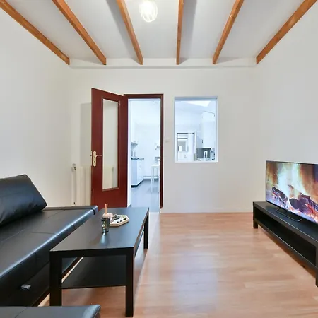 Cozy Near Stade De France 아파트 생드니